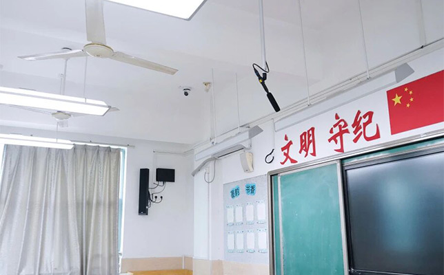 清聽(tīng)聲學(xué)聯(lián)合新區(qū)實(shí)驗(yàn)打造AI無(wú)感擴(kuò)聲教室實(shí)踐樣板，樹(shù)立標(biāo)桿！